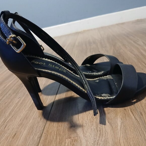 Black women's heels size 5.5 - Picture 1 of 3